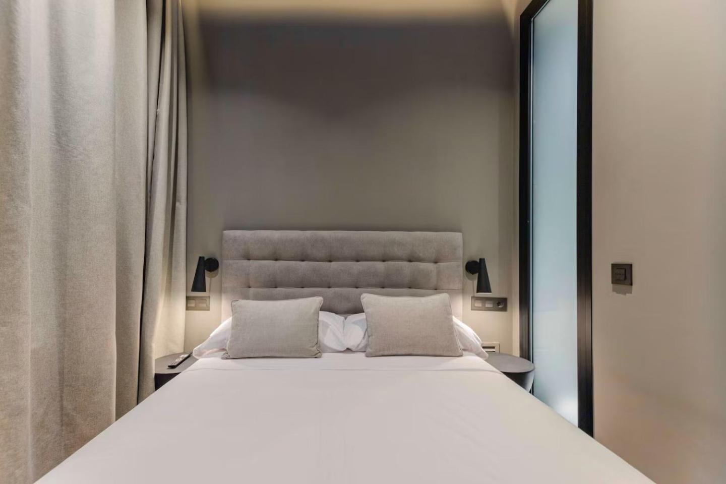 Little John Hotel 2*